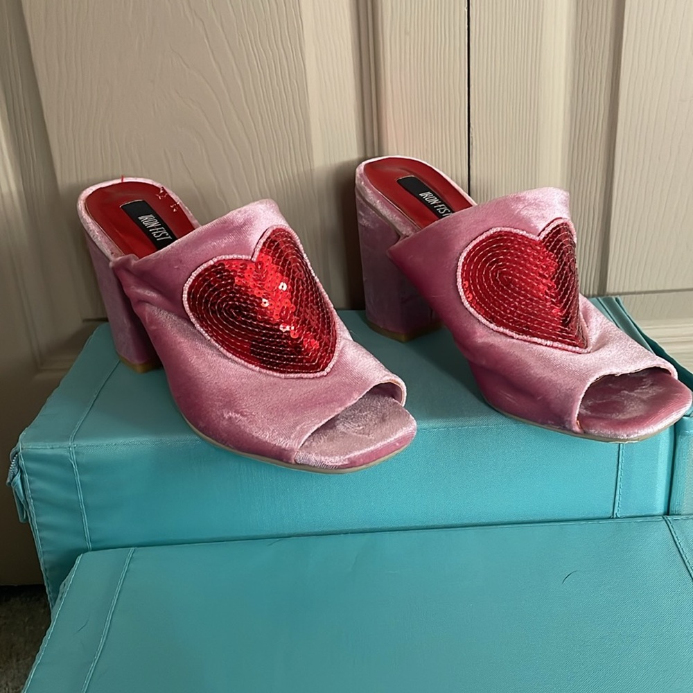 IRON FIST Slide Sandle Block Heels Pink & Red Vegan Velvet Mules, size 8 - Picture 3 of 7
